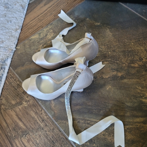 Nina size 7M satin white, wedge with rhinestone ties wedge open toe shoes - Picture 2 of 10